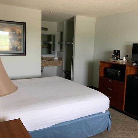 Oyo Hotel Pearsall I-35 West Екстериор снимка