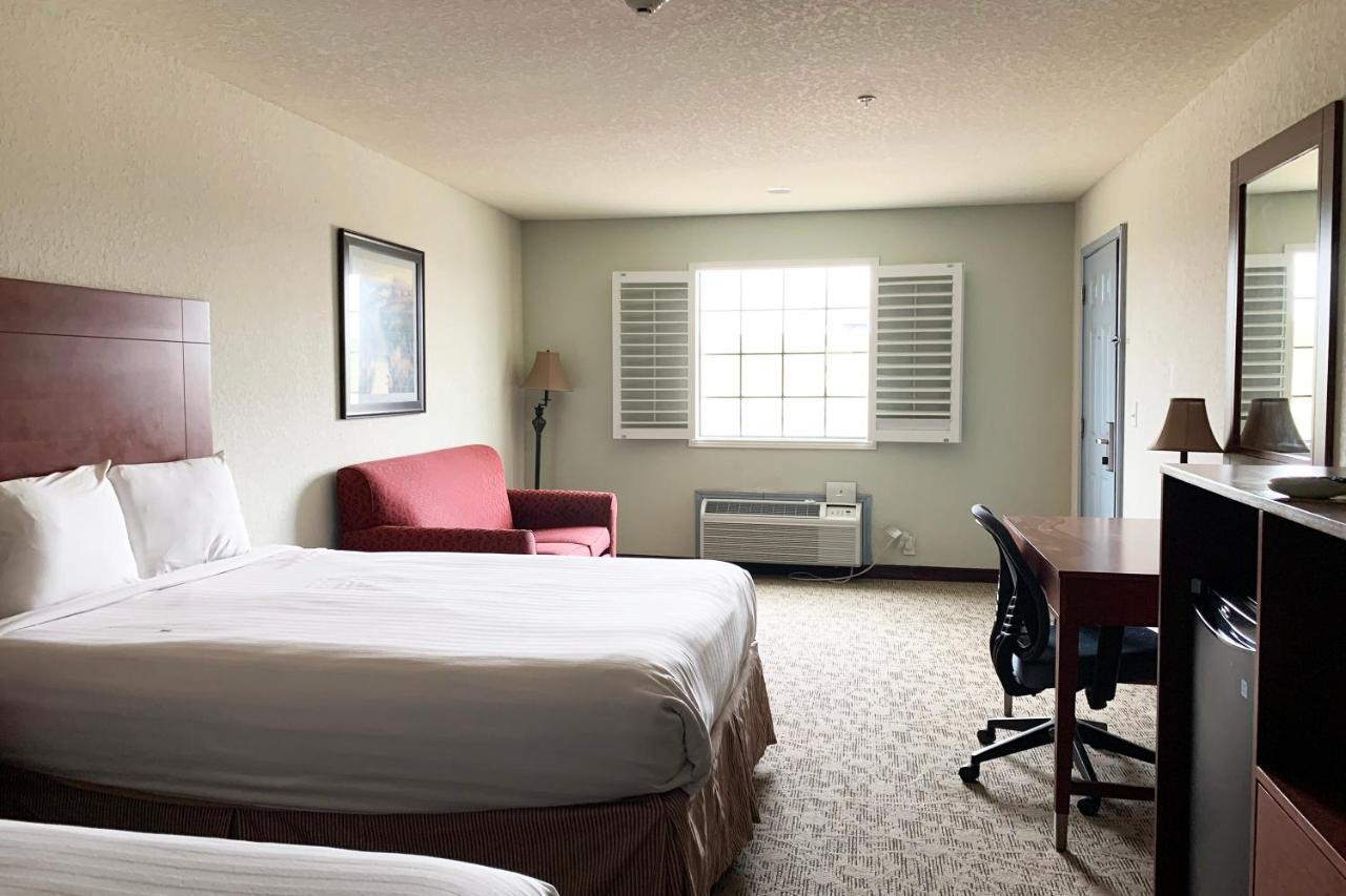 Oyo Hotel Pearsall I-35 West Екстериор снимка