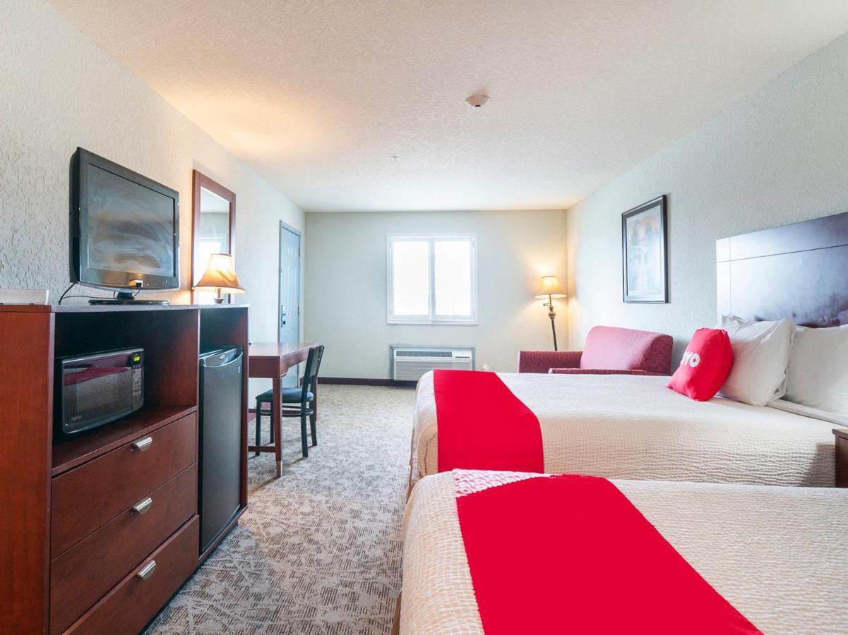 Oyo Hotel Pearsall I-35 West Екстериор снимка