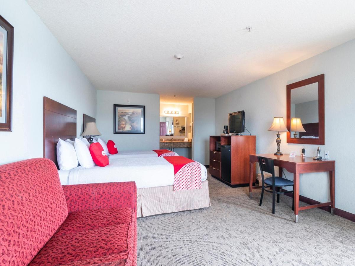Oyo Hotel Pearsall I-35 West Екстериор снимка